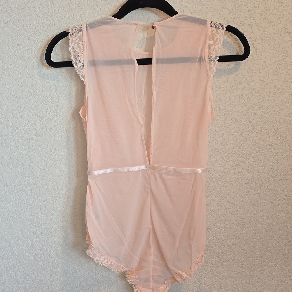 Tart Noir Peach Lace & Sheer Mesh Sleeveless Bodysuit - Size Large - Picture 2 of 5